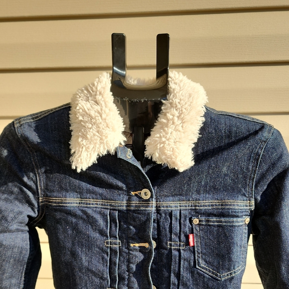 Vintage Levi's Womens Juniors Blue Denim Jacket with Sherpa Lining Size XS - Picture 3 of 14